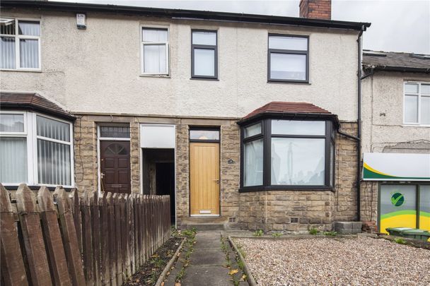 28 Newsome Road, Huddersfield, HD4 - Photo 1