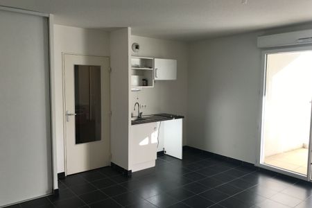 Appartement La Seyne Sur Mer 1 pièce(s) 35.72m² - Photo 4