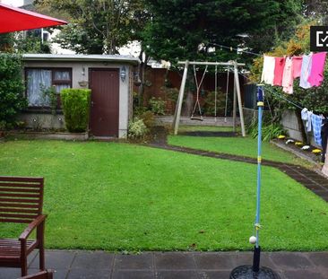 Sunny room in 4-bedroom apartment in Firhouse, Dublin - Photo 2