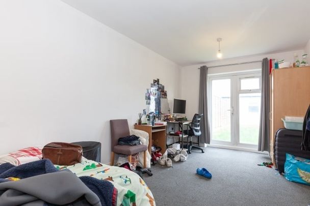 Crowell Road, Temple Cowley - Photo 1