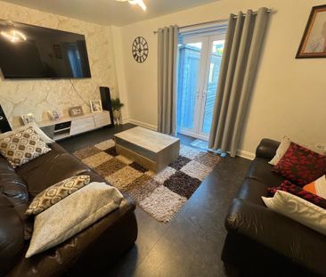 3 bedroom semi-detached house to rent - Photo 1