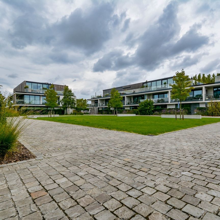 Gelijkvloers appartement met 2 slaapkamers en ruim zonneterras - Photo 1