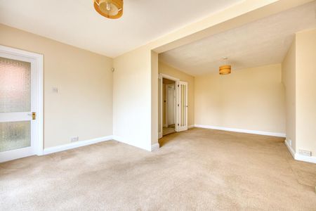 4 bedroom semi-detached house to rent - Photo 5