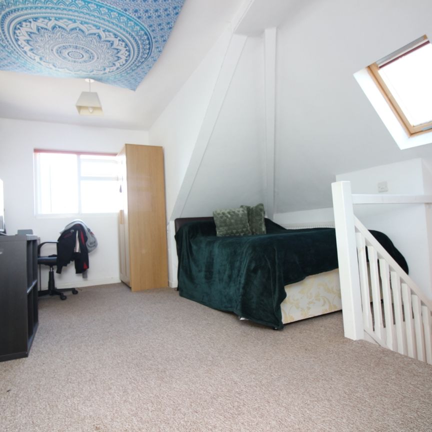 Tewkesbury Street, Cathays - Photo 1