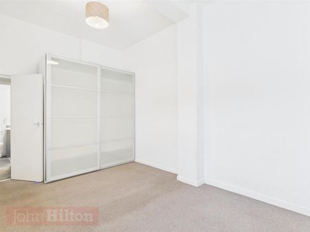 2 bedroom ground floor flat to rent - Photo 2