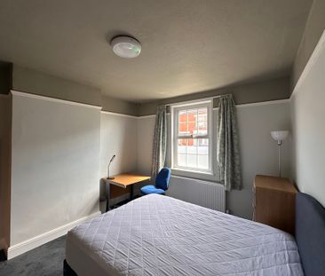 6 bedroom house - Photo 3