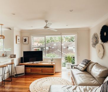 SUN-DRENCHED APARTMENT - Photo 1