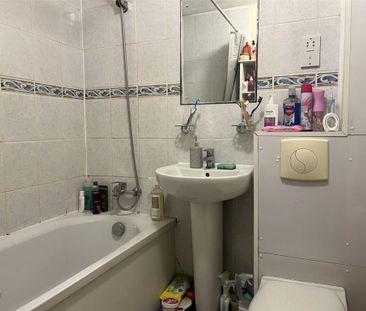 2 bedroom end of terrace house to rent - Photo 5