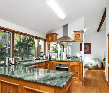 FAMILY HOME WITH PANORAMIC VIEWS - Photo 6