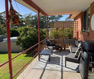 Three bedroom home, fully fenced, close to Schools. - Photo 4