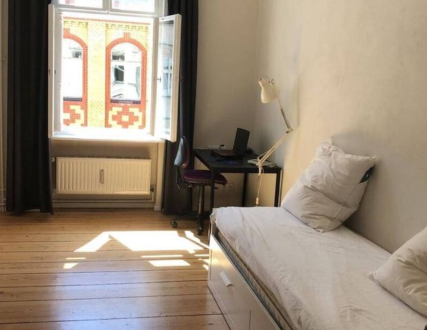 3-Zimmer-Altbauwohnung in Linienstrassse - Mitte - Photo 1