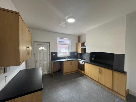 3 bedroom House To Let - Photo 4