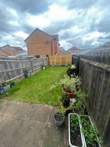 2 bedroom end of terrace house to rent - Photo 5