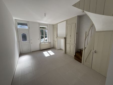 MAISON AMIÉNOISE T3 RÉNOVÉE QUARTIER SAINT HONORÉ AVEC COURETTE - Photo 3