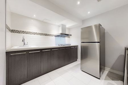 For Lease - 92 Barnwood Drive, Richmond Hill, Ontario - Photo 3