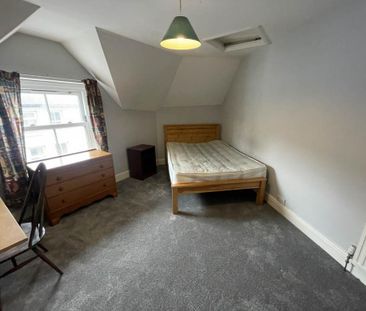 6 bedroom house to rent - Photo 4