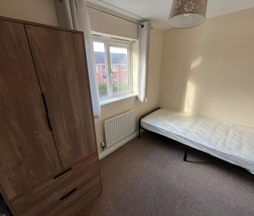 3 bedroom House To Let - Photo 4