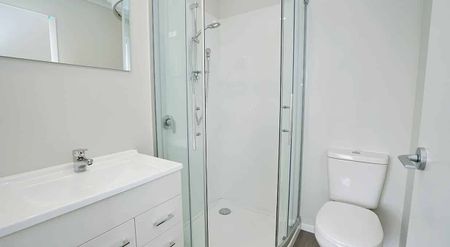 Modern townhouse in Enderley - Photo 2