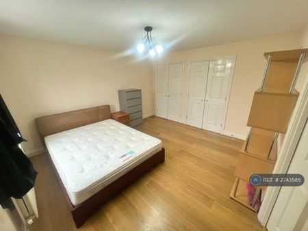 4 bedroom detached house to rent - Photo 3