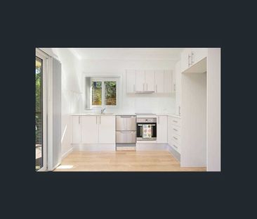 Stylish Villa-Style Living in a Peaceful and Convenient Location - Photo 3