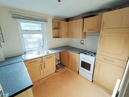 Hopton Road, Stevenage - Photo 2