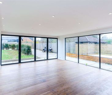 A barn style, 3-4 bedroom family home, finished to a high standard ... - Photo 1