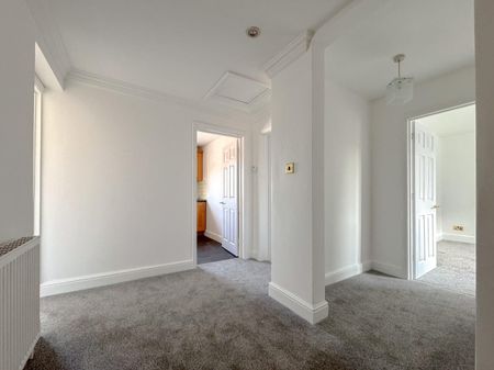 Hampton House, 34 Ware Road, Hertford - Photo 3