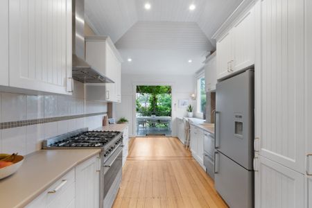 Thinking of selling? Contact our agent - Photo 4