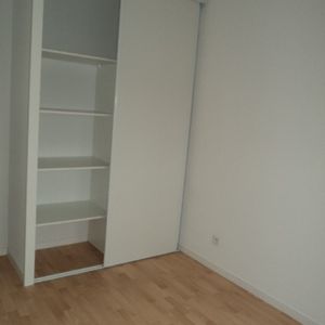 Location Appartement 2 pièces 42m² - Photo 2