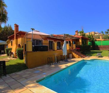3 bedroom luxury Villa for rent in Alhaurín de la Torre, Spain - Photo 4