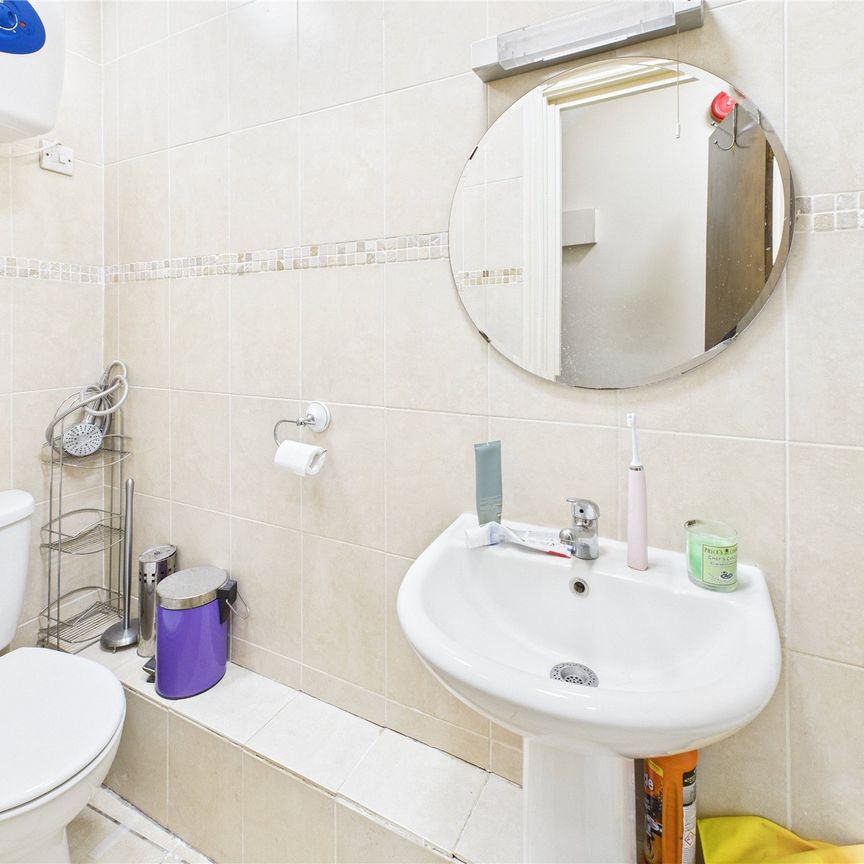 Market Street, Berkshire Market Street, Berkshire - Photo 2