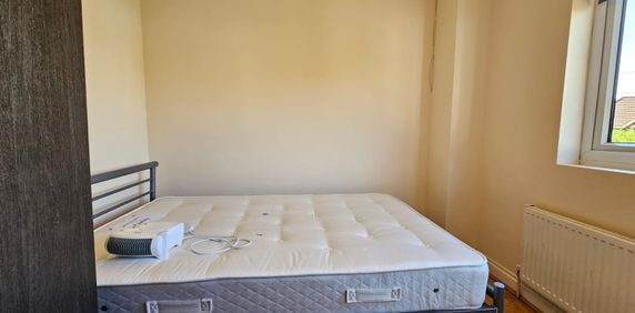 Studio Flat, Garth Road, NW2 - Photo 2