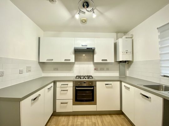 2 bed terraced house to rent in Chaucer Grove, Exeter, EX4 - Photo 1