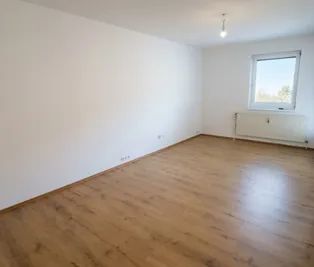 Schöne Wohnung mit einer Südwest-Loggia und Lift! - Foto 3