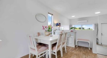 Charming 2-Bedroom House in East Tamaki - Photo 5