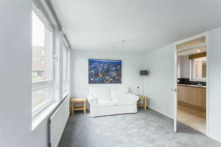 1 bedroom flat to rent - Photo 2