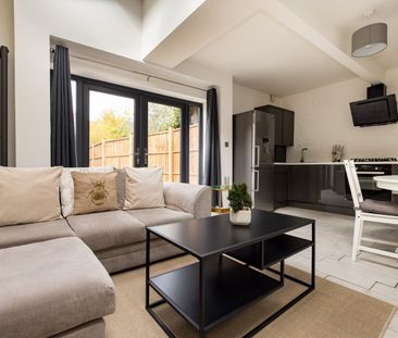 2 Bed Flat, Midmoor Road, SW12 - Photo 2