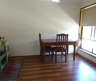 Neat As a Pin - 2 Bedroom Homette - Photo 3