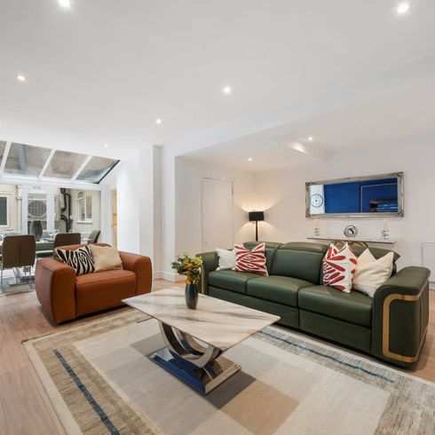 Hertford Street - Photo 1