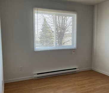 Granby 3 1/2 libre immédiatement Pas animaux Non Fumeur 55 ans Plus - Photo 4