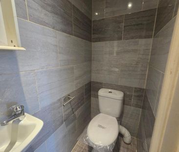 Horsa Road, Erith DA8, London - Photo 2