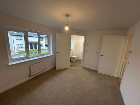 3 bedroom flat to rent - Photo 3