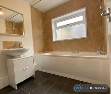 3 bedroom terraced house to rent - Photo 6