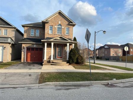 Detached Home For Lease | W9018592 - Photo 4