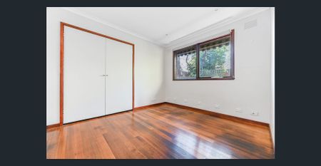 Ideal Family Home! - Photo 4