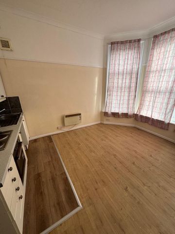 Studio to rent - Photo 4