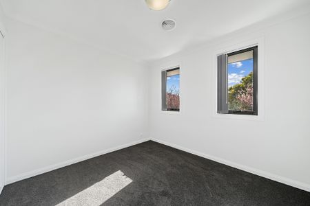 94A Mary Gillespie Avenue, Gungahlin ACT, Belconnen - Photo 2