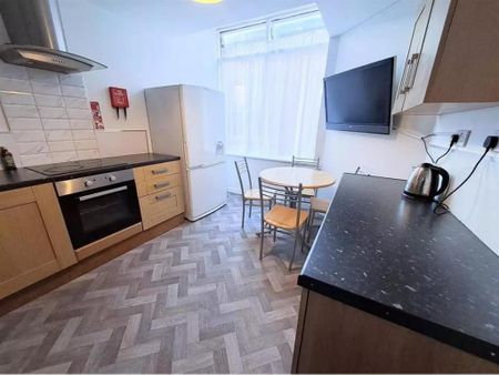 1 bedroom bedsit to rent - Photo 5