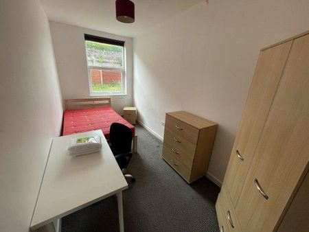 2 bedroom flat to rent - Photo 3