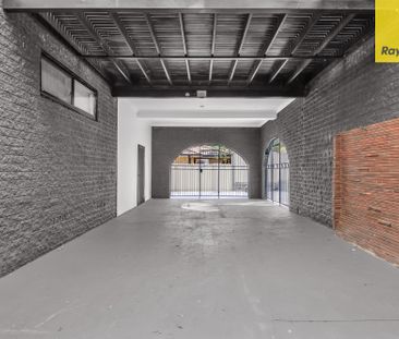 Charming Studio Apartment in a Prime Location - Photo 2